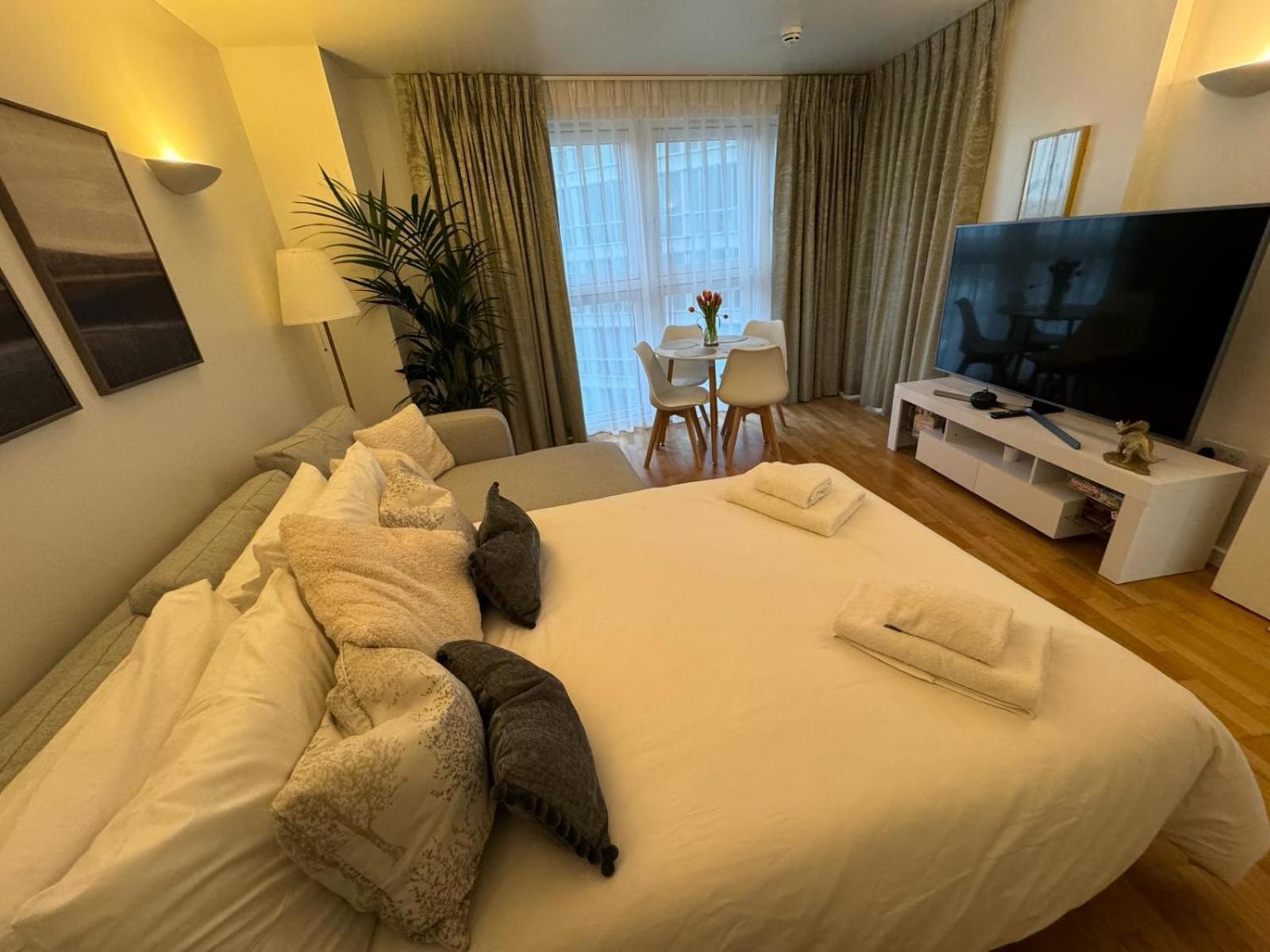 Luxury Apartment In Canary Wharf Лондон Экстерьер фото